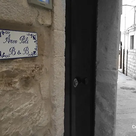 Arco Poli *